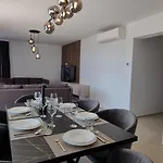 Luxury Mukalba * Μεντουλίν
