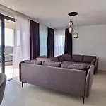 Luxury Mukalba * Μεντουλίν