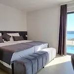 Luxury Mukalba Μεντουλίν