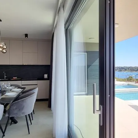 Apartment Luxury Mukalba *
